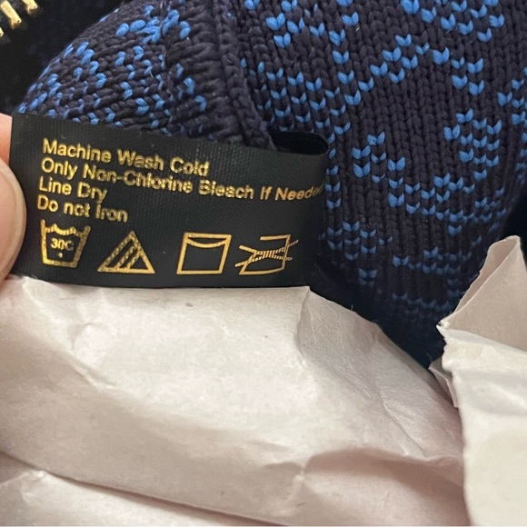 NWOT Bluemercury Blue Patterned Knit Cosmetic Bag with Gold Hardware - Picture 9 of 9